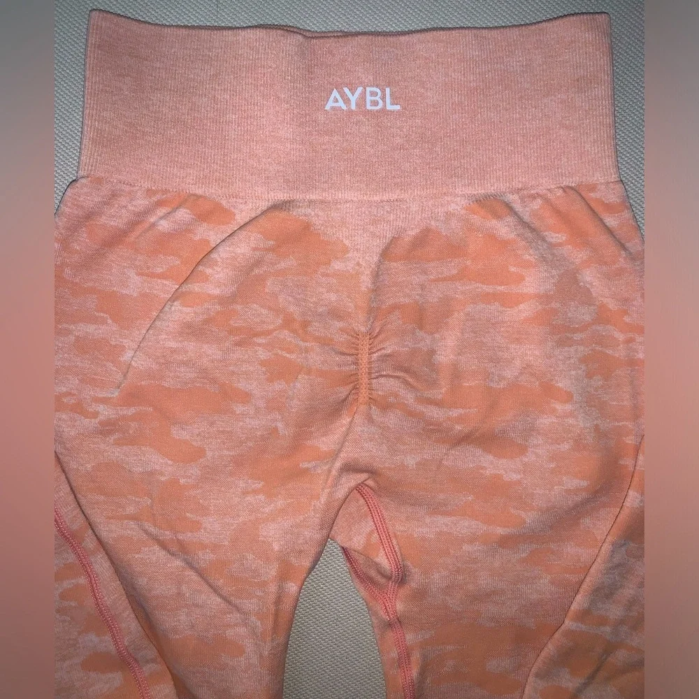 ABYL Seamless Camo Print Leggings with “butt scrunch” - Picture 2 of 4